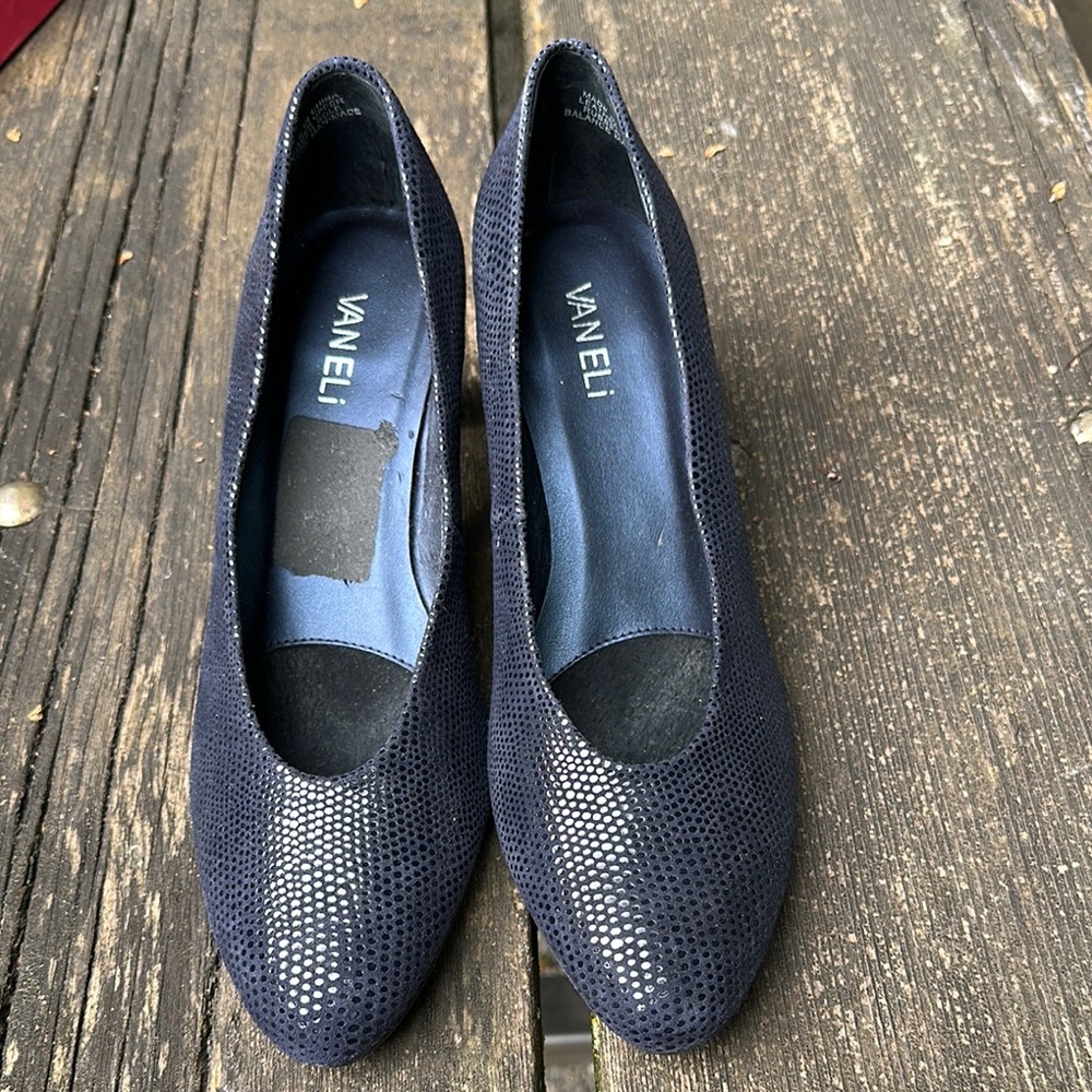 Vaneli Blue Heels Elegant Textured Design